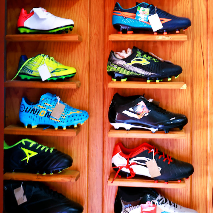 Botines de Fútbol | Taquetes, Tachones y Zapatos de Fútbol